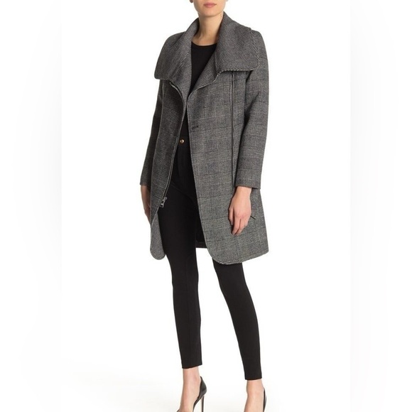 KARL LAGERFELD PARIS Women's Houndstooth Wrap Coat - Picture 5 of 9